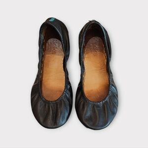 Tieks Black Leather Flats (Flaw)